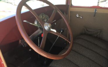 Ford-Coupe-1929-Red-and-Black-Brown-6