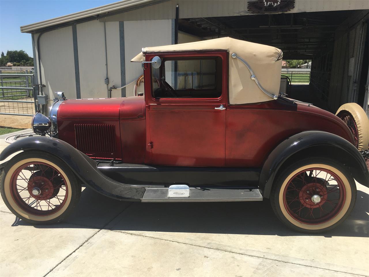 Ford-Coupe-1929-Red-and-Black-Brown