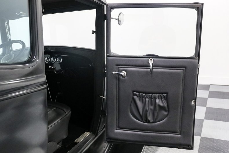 Ford-Coupe-1931-Black-BLACK-13