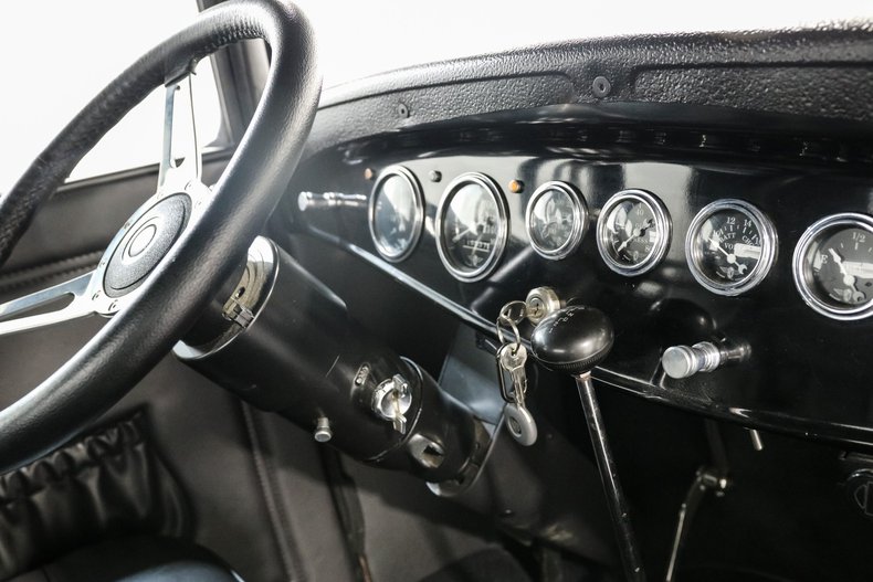 Ford-Coupe-1931-Black-BLACK-14