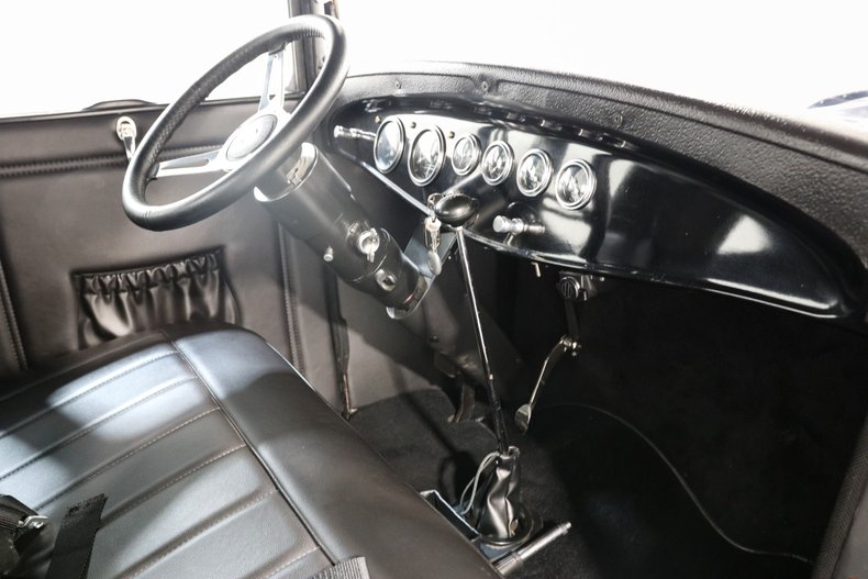 Ford-Coupe-1931-Black-BLACK-16