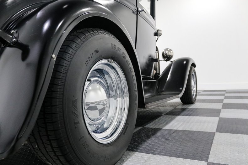 Ford-Coupe-1931-Black-BLACK-17