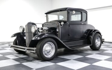 Ford-Coupe-1931-Black-BLACK-2