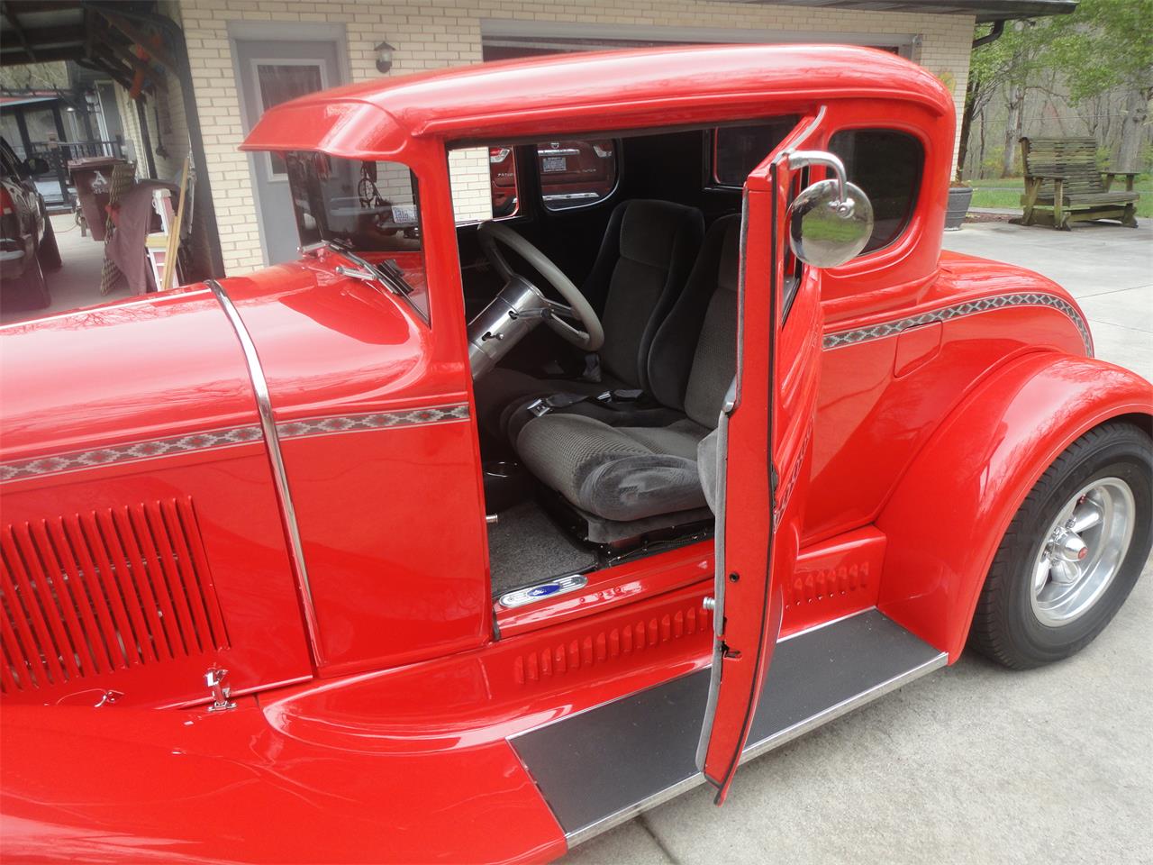 Ford-Coupe-1931-Fire-Red-Gray-21