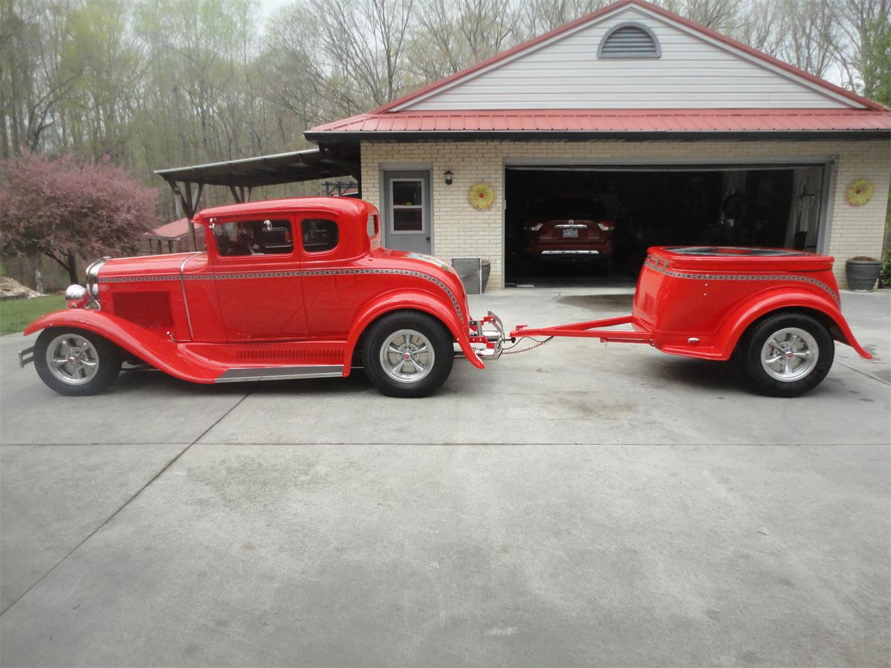 Ford-Coupe-1931-Fire-Red-Gray-9