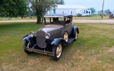 Ford-Coupe-1931-Gray-Brown-leather-4