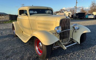 Ford-Coupe-1932-Gray