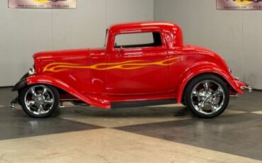Ford-Coupe-1932-Red-Tan-39