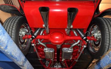 Ford-Coupe-1932-Red-Tan-7