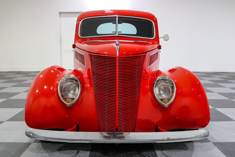 Ford-Coupe-1937-Red-Black-1