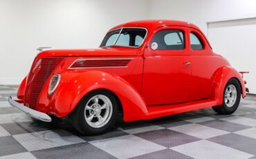 Ford-Coupe-1937-Red-Black-2