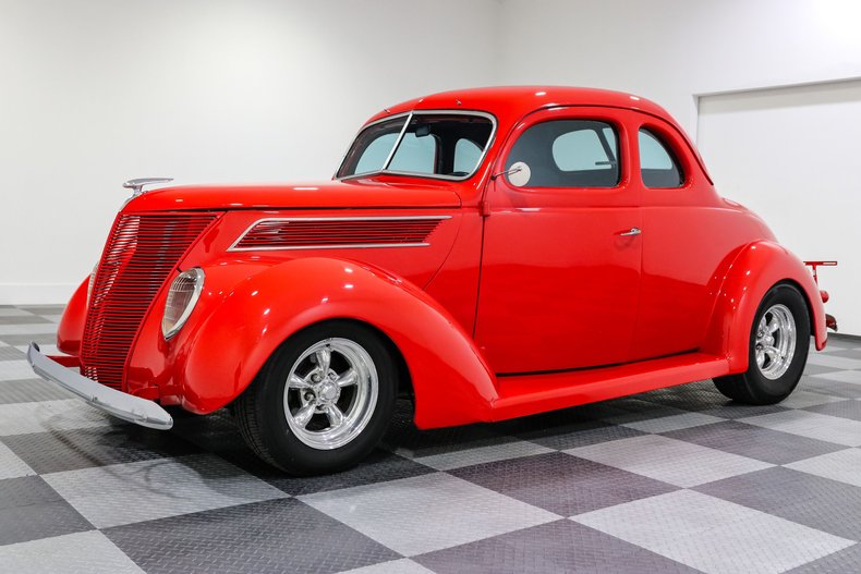 Ford-Coupe-1937-Red-Black-2