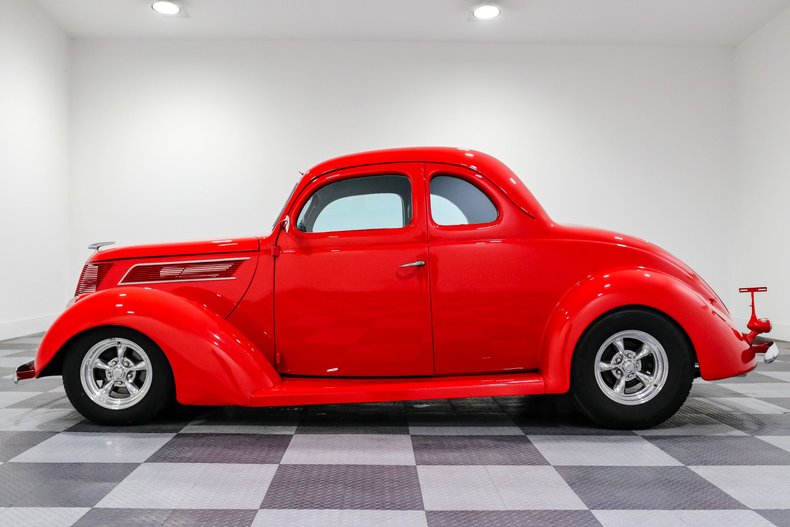 Ford-Coupe-1937-Red-Black-3