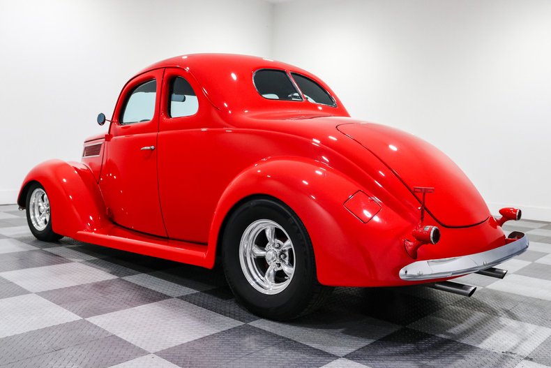 Ford-Coupe-1937-Red-Black-4