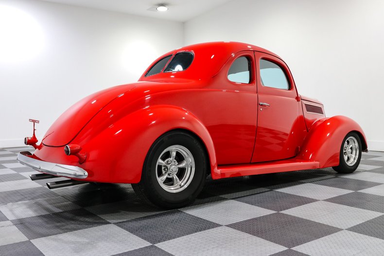 Ford-Coupe-1937-Red-Black-6