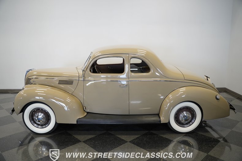 Ford-Coupe-1939-Folkstone-Gray-Tan-17