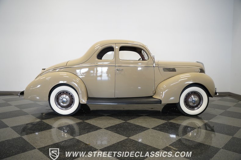 Ford-Coupe-1939-Folkstone-Gray-Tan-22
