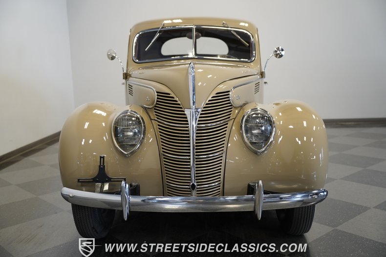 Ford-Coupe-1939-Folkstone-Gray-Tan-27