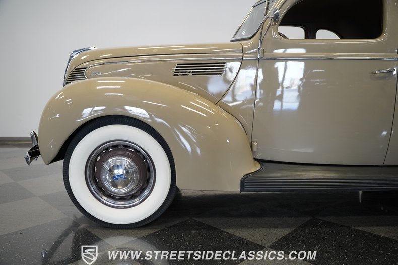Ford-Coupe-1939-Folkstone-Gray-Tan-32