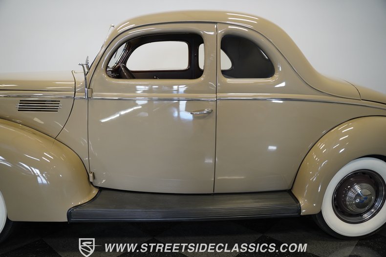 Ford-Coupe-1939-Folkstone-Gray-Tan-33