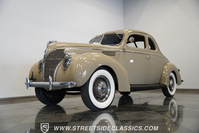 Ford-Coupe-1939-Folkstone-Gray-Tan-5