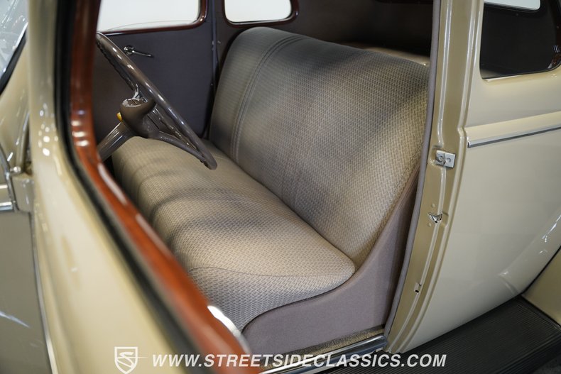 Ford-Coupe-1939-Folkstone-Gray-Tan-9