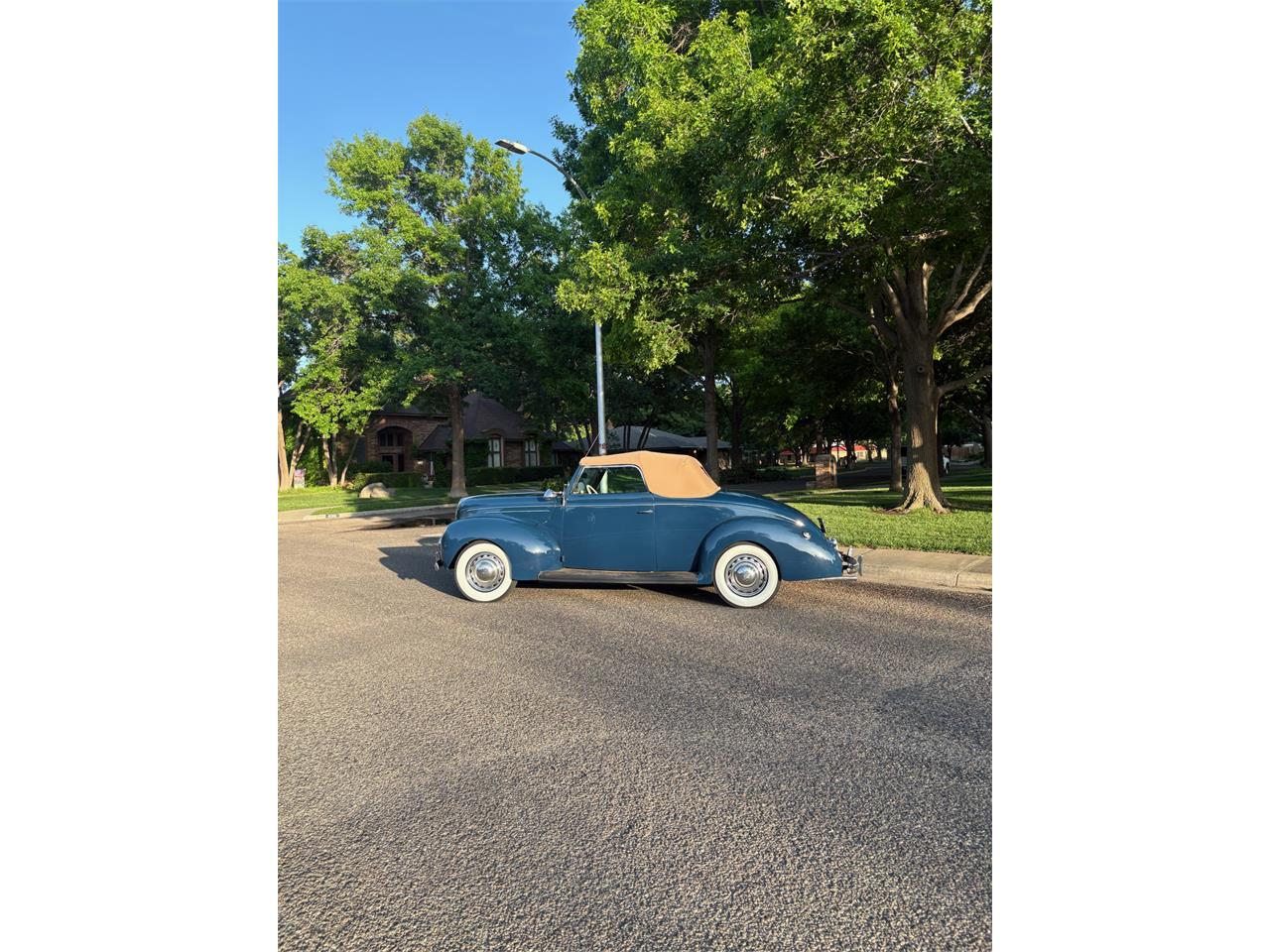 Ford-Coupe-1939-Navy-blue-Tan-24