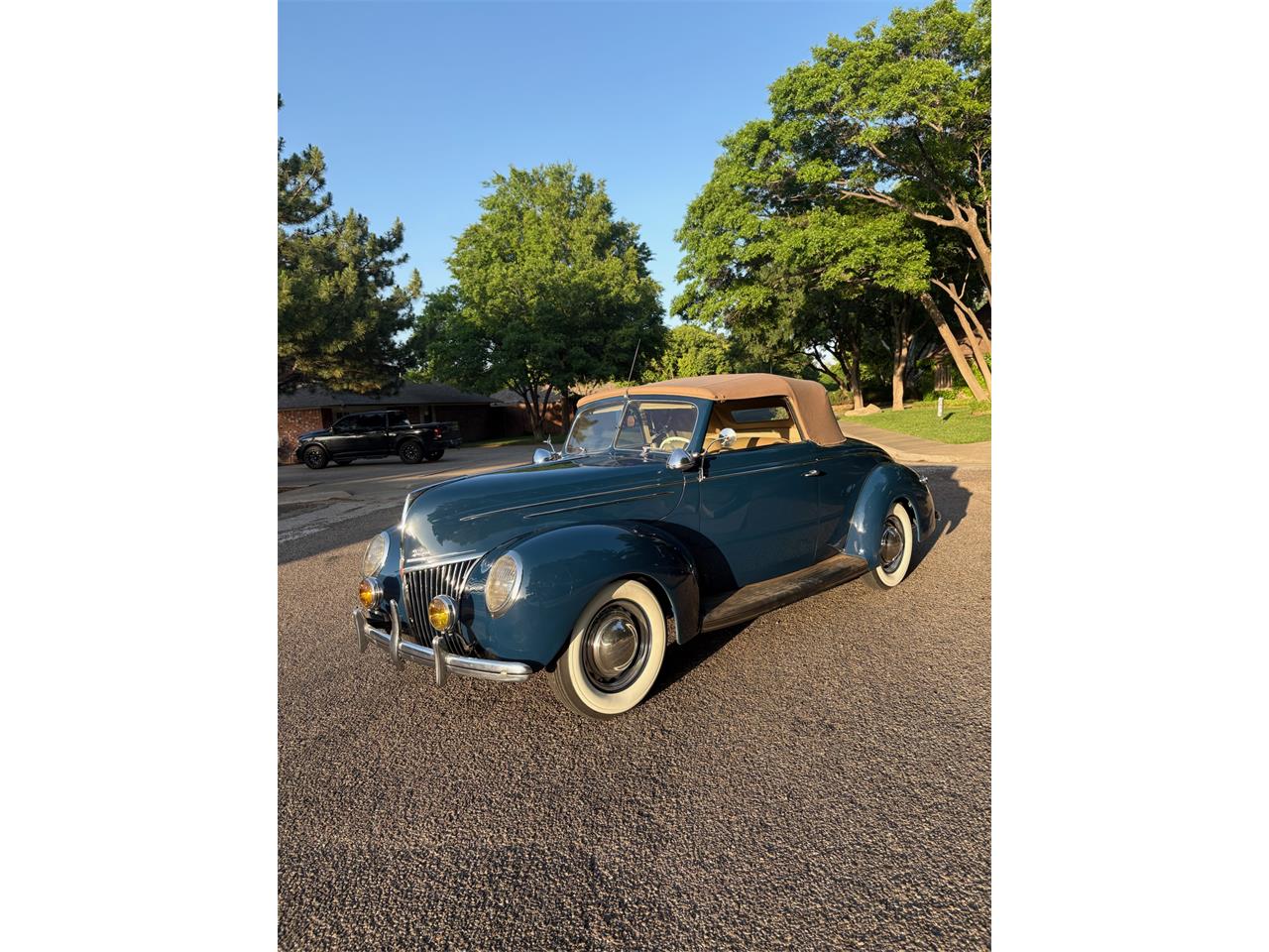 Ford-Coupe-1939-Navy-blue-Tan-25