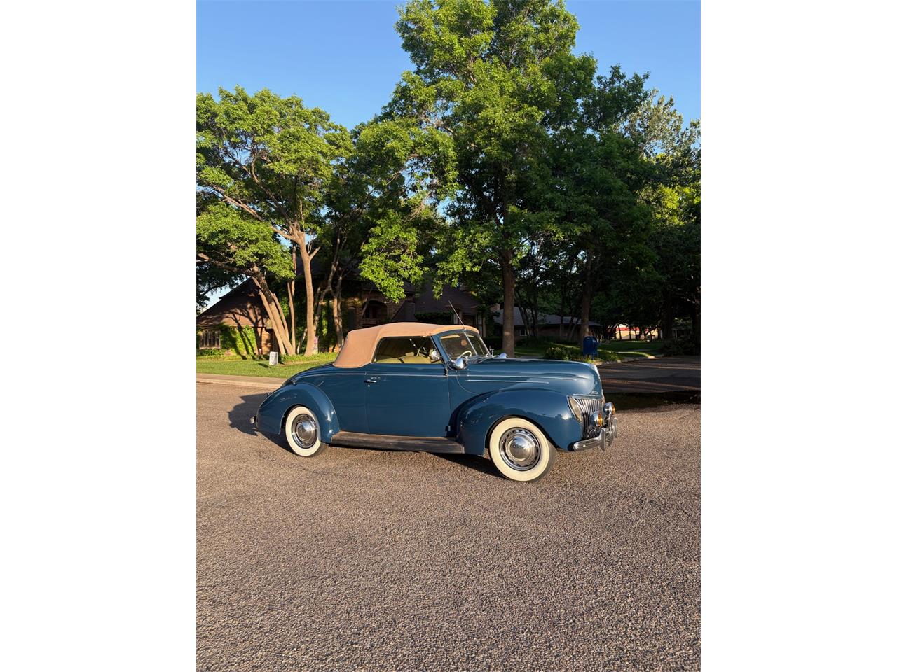 Ford-Coupe-1939-Navy-blue-Tan-3