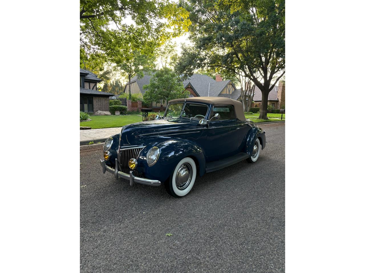 Ford-Coupe-1939-Navy-blue-Tan-50