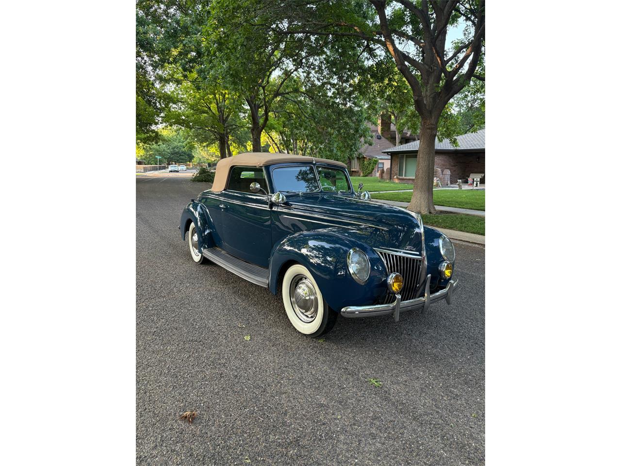 Ford-Coupe-1939-Navy-blue-Tan-51