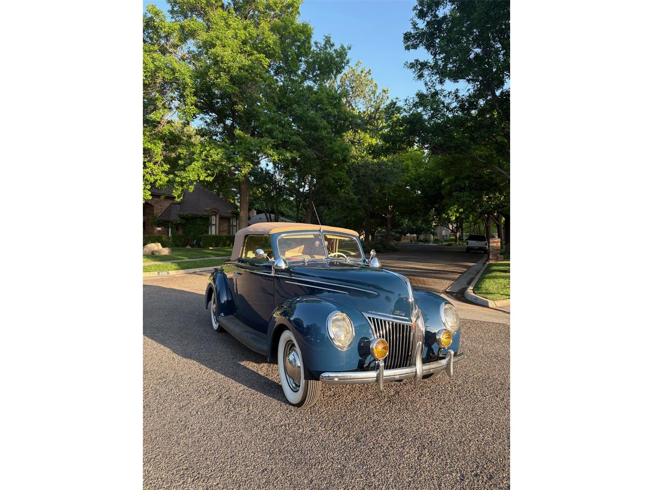 Ford-Coupe-1939-Navy-blue-Tan-7