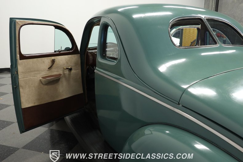 Ford-Coupe-1940-Antique-Green-Beige-2