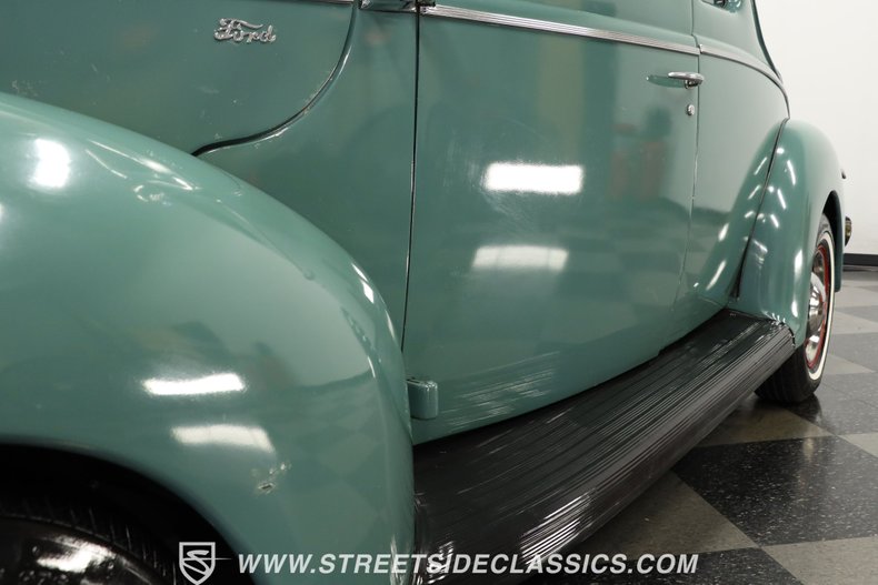 Ford-Coupe-1940-Antique-Green-Beige-23