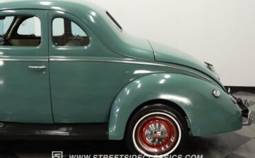 Ford-Coupe-1940-Antique-Green-Beige-25