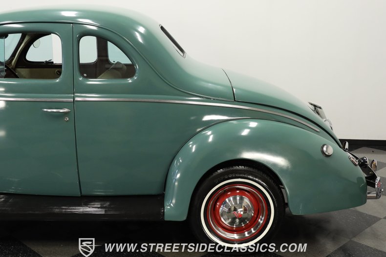 Ford-Coupe-1940-Antique-Green-Beige-25