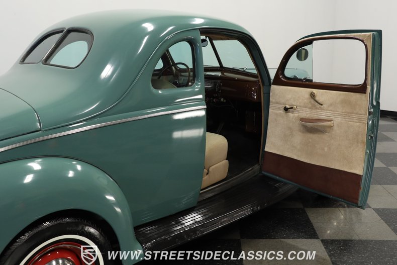 Ford-Coupe-1940-Antique-Green-Beige-47