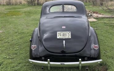 Ford-Coupe-1940-Black-Maroontan-2