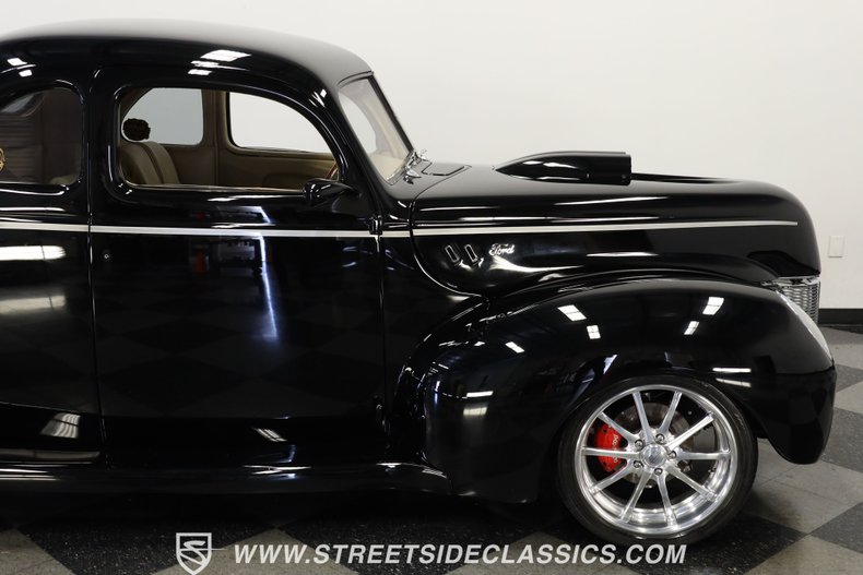 Ford-Coupe-1940-Black-Tan-14