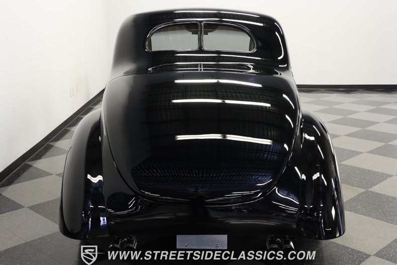 Ford-Coupe-1940-Black-Tan-23