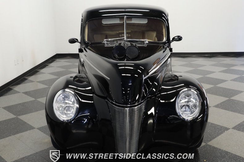 Ford-Coupe-1940-Black-Tan-27
