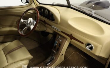 Ford-Coupe-1940-Black-Tan-30