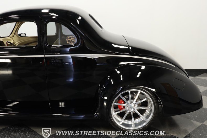 Ford-Coupe-1940-Black-Tan-34