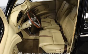 Ford-Coupe-1940-Black-Tan-43