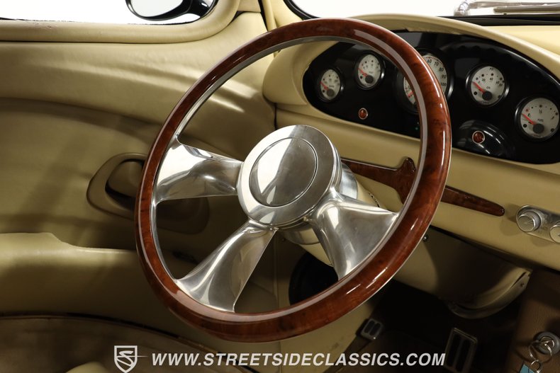 Ford-Coupe-1940-Black-Tan-48
