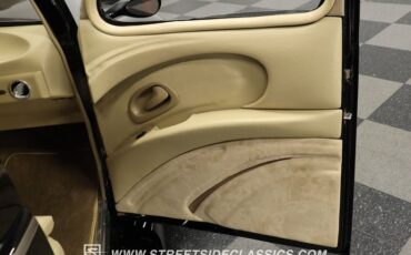 Ford-Coupe-1940-Black-Tan-49