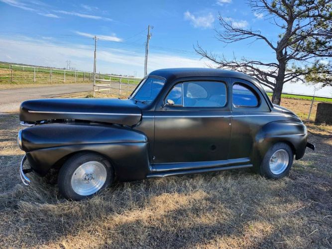 Ford-Coupe-1941-Black-14