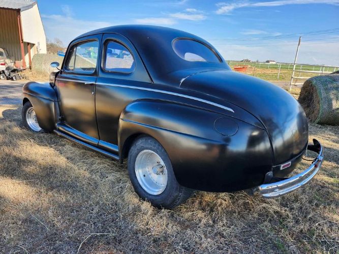 Ford-Coupe-1941-Black-15