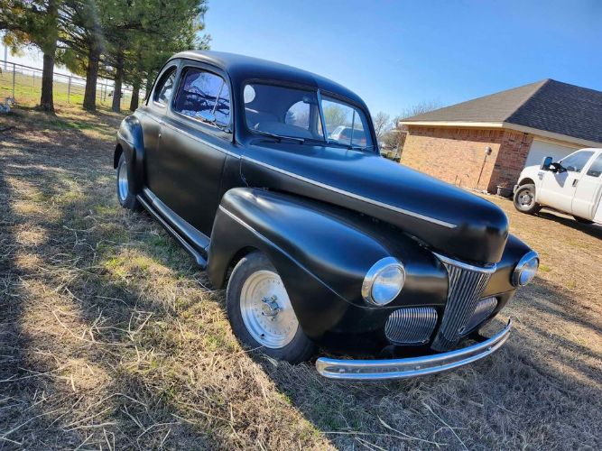 Ford-Coupe-1941-Black
