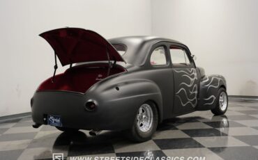 Ford-Coupe-1941-Matte-Black-Red-21